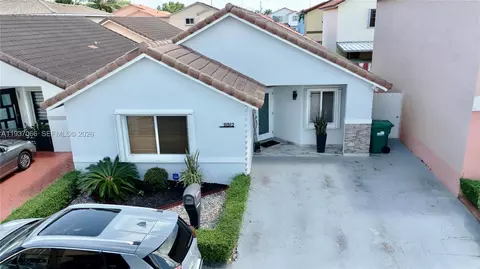 11512 SW 6th St, Sweetwater, FL 33174