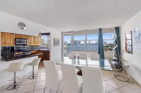 251 174th St #218, Sunny Isles Beach, FL 33160