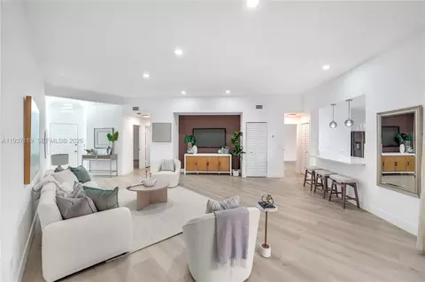 7472 La Paz Blvd #306, Boca Raton, FL 33433