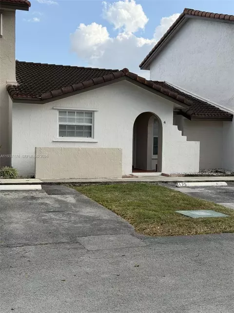 13551 SW 62nd St #4, Miami, FL 33183
