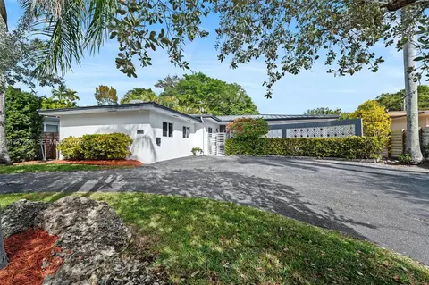 218 S Shore Dr, Miami, FL 33133