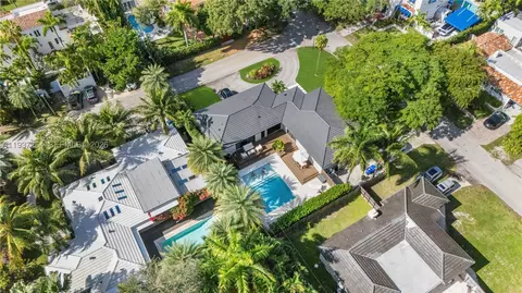 800 NE 72nd St, Miami, FL 33138