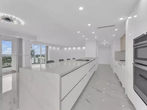 19707 Turnberry Way #25D, Aventura, FL 33180