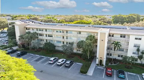 2301 Lucaya Ln #M1, Coconut Creek, FL 33066