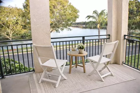 2493 Centergate Dr #204, Miramar, FL 33025