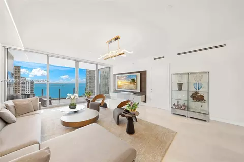 300 Biscayne Blvd Way #2703, Miami, FL 33131