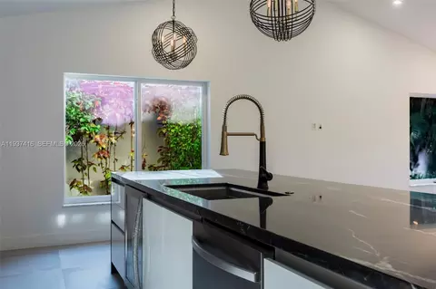 Kitchen - 3950 Shearwater Dr, Jupiter, FL 33477 photo 2 of 12