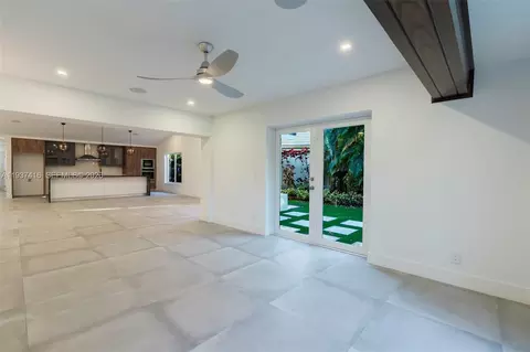 Living - 3950 Shearwater Dr, Jupiter, FL 33477 photo 6 of 7