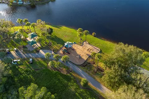 View/Area - 3950 Shearwater Dr, Jupiter, FL 33477 photo 26 of 33
