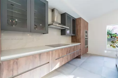 Kitchen - 3950 Shearwater Dr, Jupiter, FL 33477 photo 3 of 12