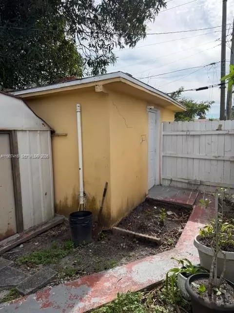 Exterior - 832 E 20th St, Hialeah, FL 33013 photo 1 of 4