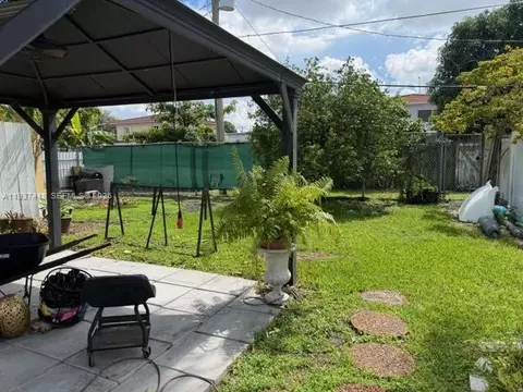 Exterior - 832 E 20th St, Hialeah, FL 33013 photo 2 of 4