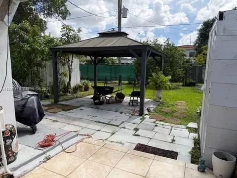 Exterior - 832 E 20th St, Hialeah, FL 33013 photo 4 of 4