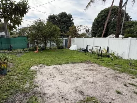 Exterior - 832 E 20th St, Hialeah, FL 33013 photo 3 of 4