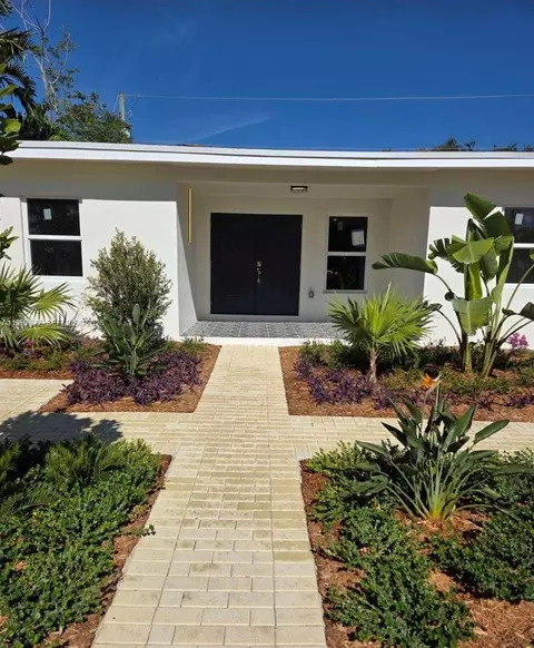 2315 NW 3rd St, Miami, FL 33125