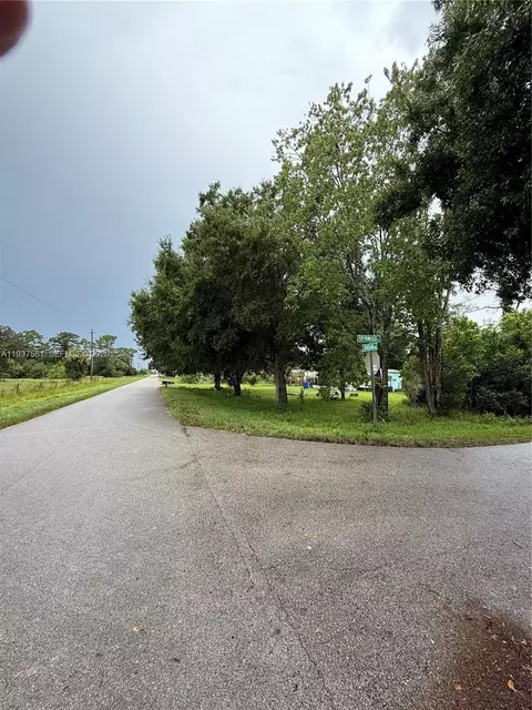 323 Jordan Ter, Okeechobee, FL 34974 photo 12