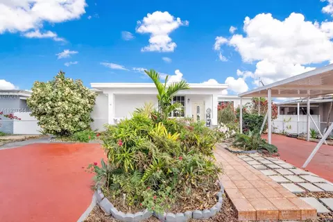 Exterior - 5015 E Palm Ct, Hialeah, FL 33013 photo 1 of 13