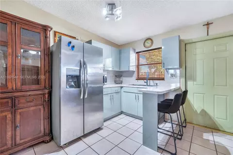 Kitchen - 5015 E Palm Ct, Hialeah, FL 33013 photo 3 of 3
