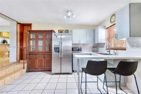 Kitchen - 5015 E Palm Ct, Hialeah, FL 33013 photo 2 of 3
