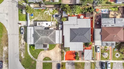 View/Area - 5015 E Palm Ct, Hialeah, FL 33013 photo 1 of 4