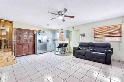 Living - 5015 E Palm Ct, Hialeah, FL 33013 photo 5 of 5