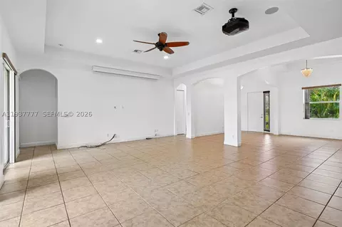 Living - 6432 SW 55th Pl, Davie, FL 33314 photo 3 of 8