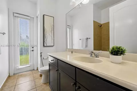 Bath - 6432 SW 55th Pl, Davie, FL 33314 photo 1 of 5