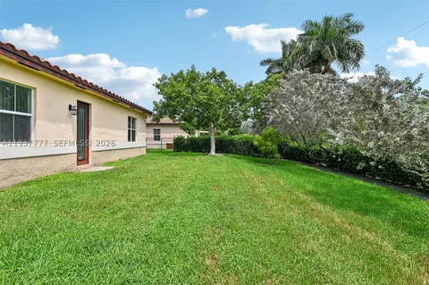 Exterior - 6432 SW 55th Pl, Davie, FL 33314 photo 4 of 8