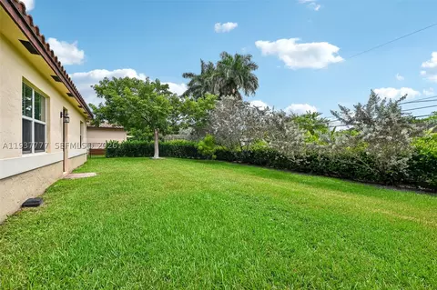 Exterior - 6432 SW 55th Pl, Davie, FL 33314 photo 2 of 8