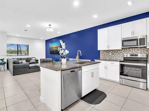 2182 NW 6th St, Fort Lauderdale, FL 33311