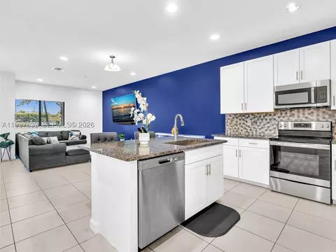 2182 NW 6th St, Fort Lauderdale, FL 33311