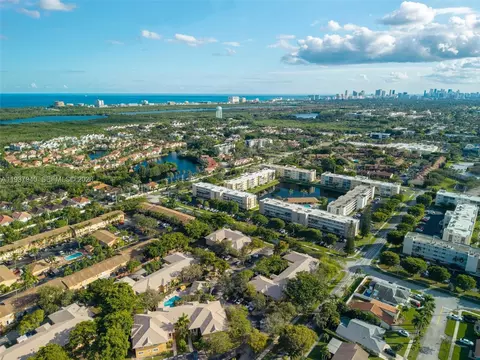 401 SE 10th St #B205, Dania Beach, FL 33004