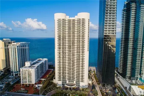 17201 Collins Ave #1704, Sunny Isles Beach, FL 33160