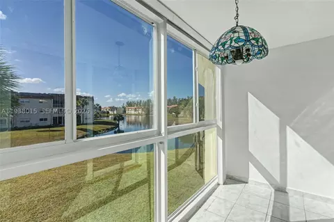 2831 Sunrise Lakes Dr E #204, Sunrise, FL 33322