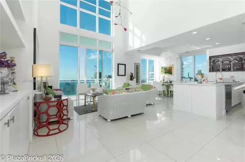 950 Brickell Bay Dr #5505, Miami, FL 33131