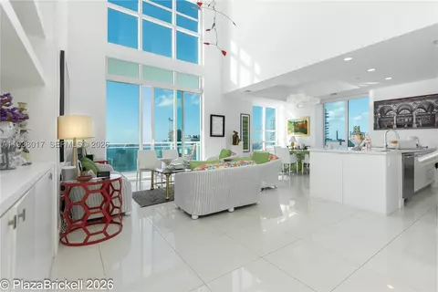 950 Brickell Bay Dr #5505, Miami, FL 33131