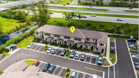 11431 W 32nd Ln, Hialeah, FL 33018