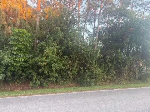 5200 Hickory Dr, Fort Pierce, FL 34982
