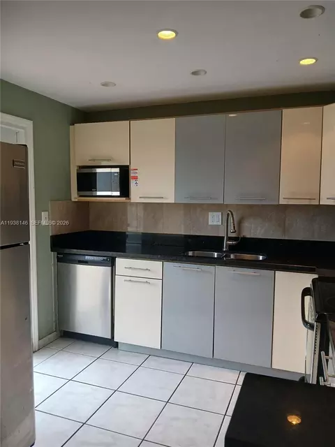 5950 Del Lago Cir #112, Sunrise, FL 33313