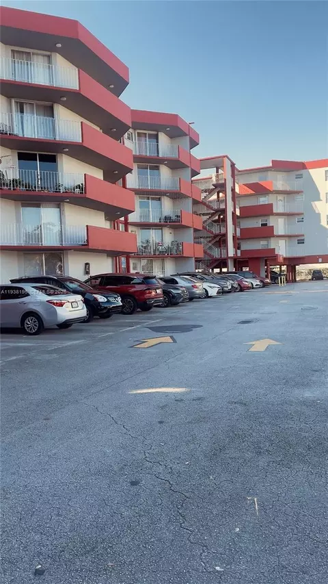 1750 W 46th St #537, Hialeah, FL 33012