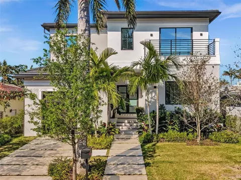 9264 Dickens Ave, Surfside, FL 33154