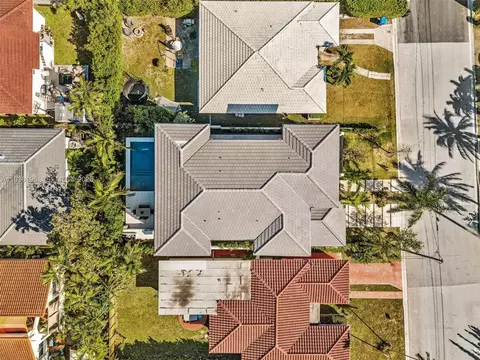 View/Area - 9264 Dickens Ave, Surfside, FL 33154 photo 1 of 3