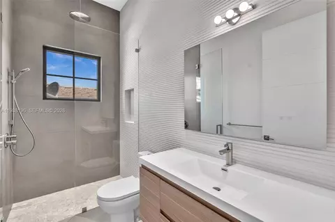 Bath - 9264 Dickens Ave, Surfside, FL 33154 photo 2 of 9