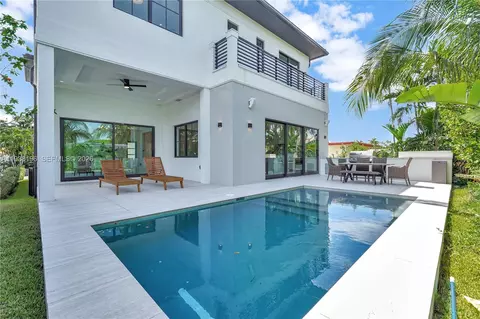 Exterior - 9264 Dickens Ave, Surfside, FL 33154 photo 2 of 3