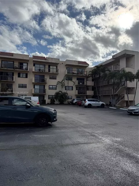 995 SW 84th Ave #304, Miami, FL 33144