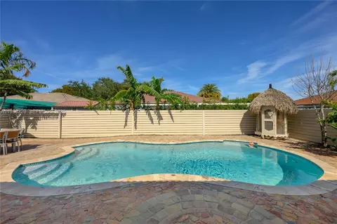 Exterior - 8935 NW 164th St, Miami Lakes, FL 33018 photo 8 of 8
