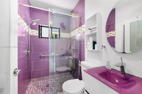 Bath - 8935 NW 164th St, Miami Lakes, FL 33018 photo 1 of 4