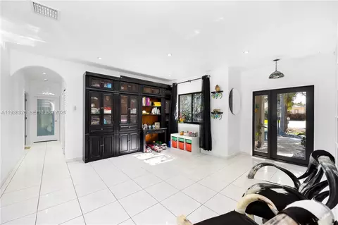 Entry Way - 8935 NW 164th St, Miami Lakes, FL 33018 photo 1 of 2