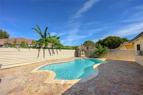 Exterior - 8935 NW 164th St, Miami Lakes, FL 33018 photo 6 of 8