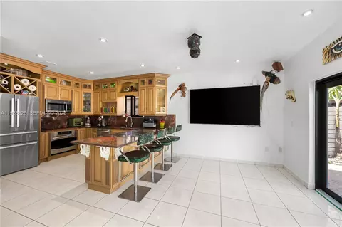 Kitchen - 8935 NW 164th St, Miami Lakes, FL 33018 photo 3 of 6